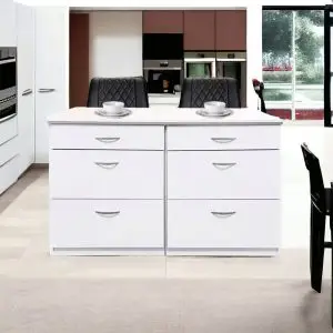 אי מטבח קטן